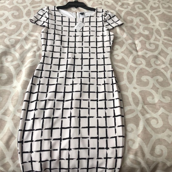 Black and white dress- Size Medium - Picture 1 of 4